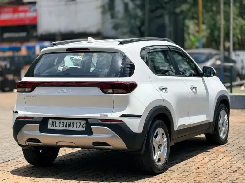 2023 Kia Sonet Htk plus in white — photo 3 of 10