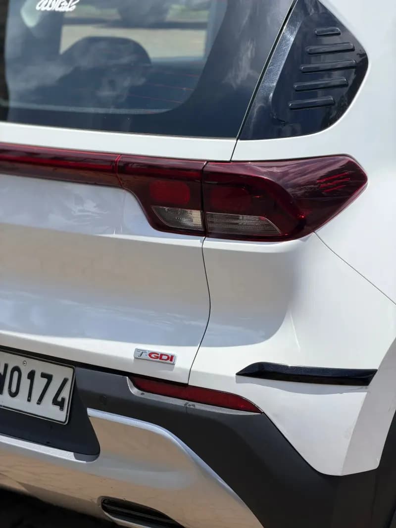 2023 Kia Sonet Htk plus in white — photo 5 of 10