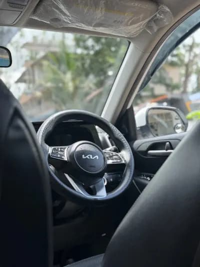 2023 Kia Sonet Htk plus in white — photo 9 of 10