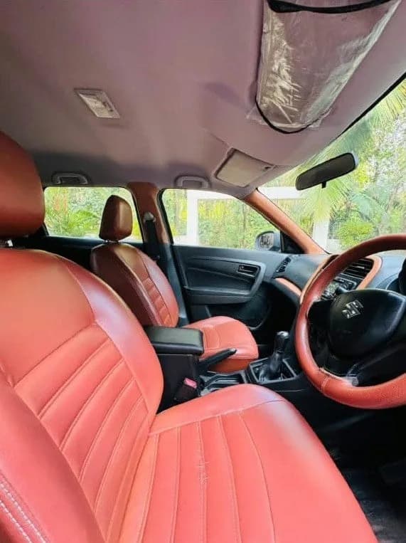 2018 Maruti Suzuki Vitara Brezza VDi diesel in grey, front seats – Car City, Mattanur, Kannur