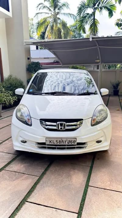2015 Honda Amaze 1.5 E diesel in white, front view – Car City, Mattanur, Kannur