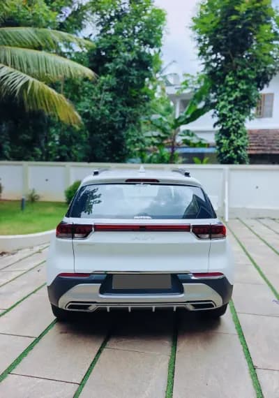 2022 Kia Sonet HTX diesel in white, rear view – Car City, Mattanur, Kannur