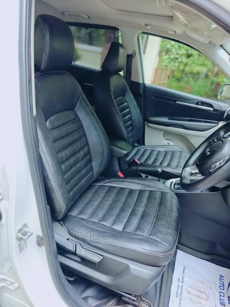 2022 Kia Sonet HTX diesel in white, front seats – Car City, Mattanur, Kannur