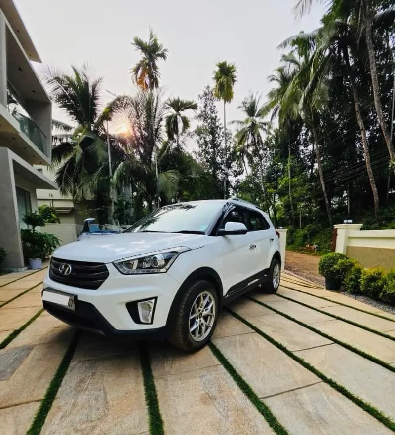 2017 Hyundai Creta SX(O) 1.6 CRDi diesel in white, front three-quarter view from the right – Car City, Mattanur, Kannur