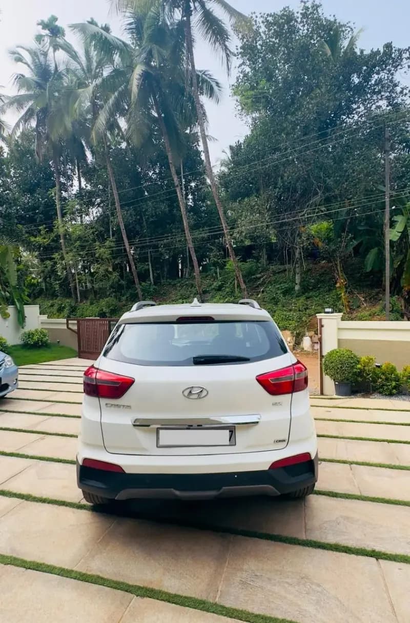 2017 Hyundai Creta SX(O) 1.6 CRDi diesel in white, rear view – Car City, Mattanur, Kannur