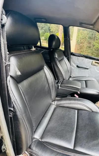 2013 Maruti Suzuki 800 AC petrol in black, front seats – Car City, Mattanur, Kannur
