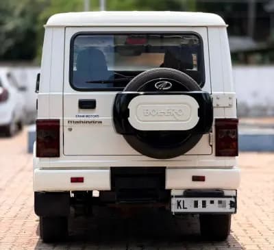 2017 Mahindra Bolero Zlx in white — photo 4 of 8