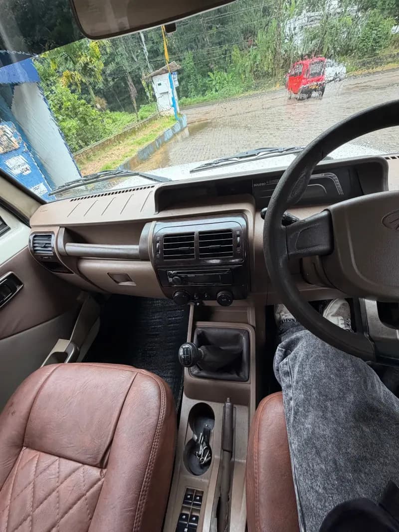 2017 Mahindra Bolero Zlx in white — photo 8 of 8