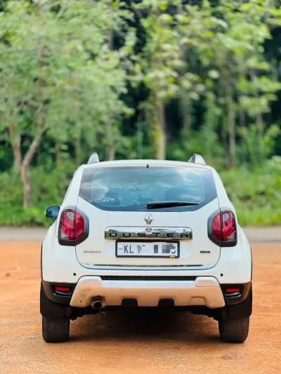2017 Renault Duster Rxz in white — photo 6 of 7