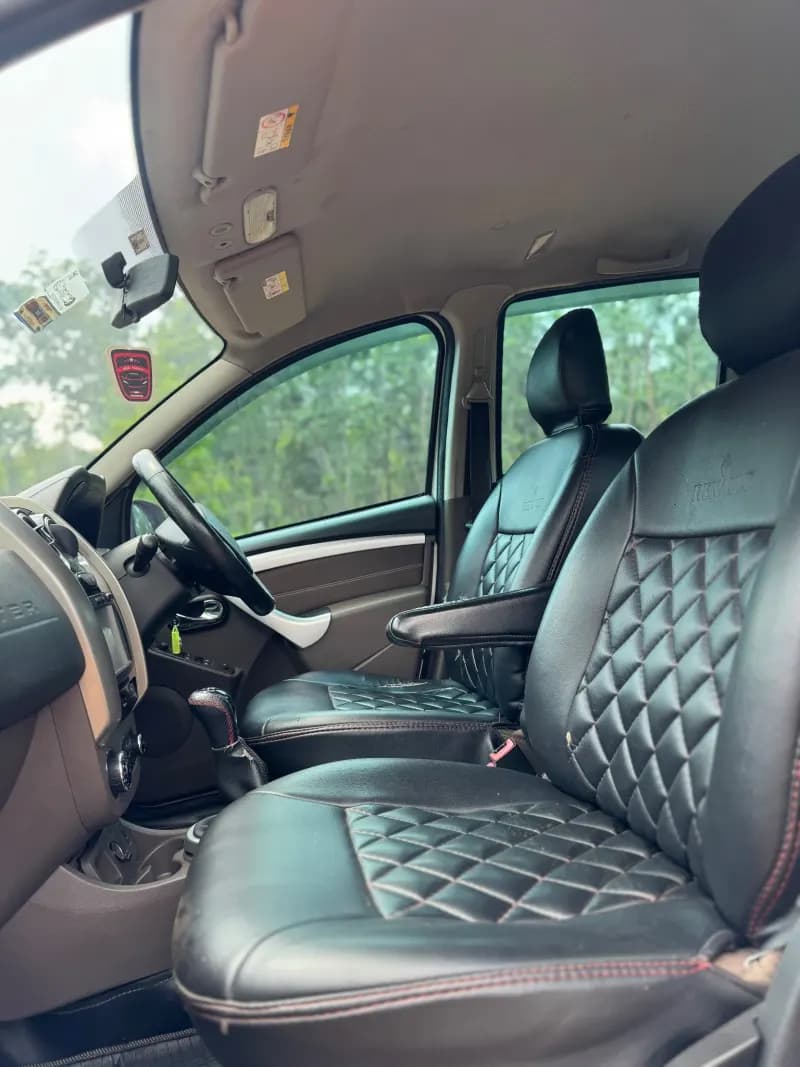 2017 Renault Duster Rxz in white — photo 7 of 7