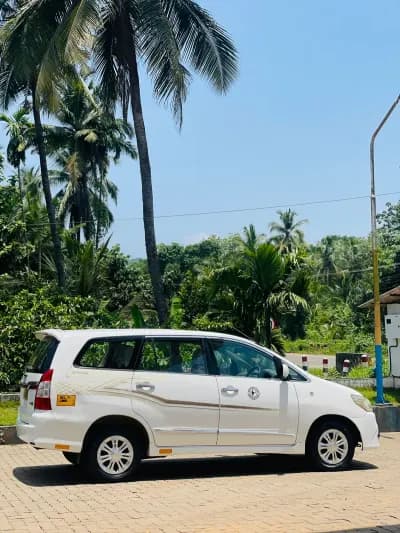 2013 Toyota Innova G4 in white for sale in Iritty, Kannur
