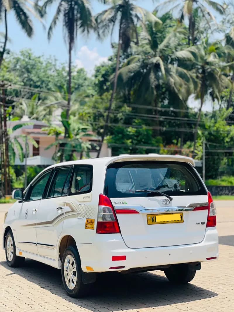 2013 Toyota Innova G4 in white — photo 2 of 6