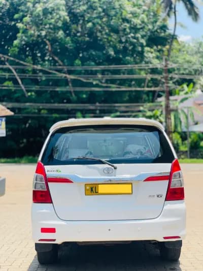 2013 Toyota Innova G4 in white — photo 4 of 6