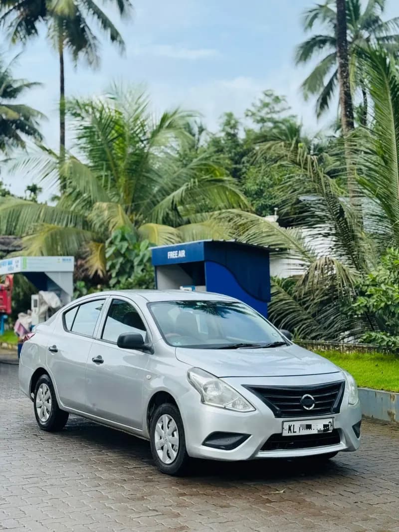 2017 Nissan Sunny Xt — photo 2 of 7