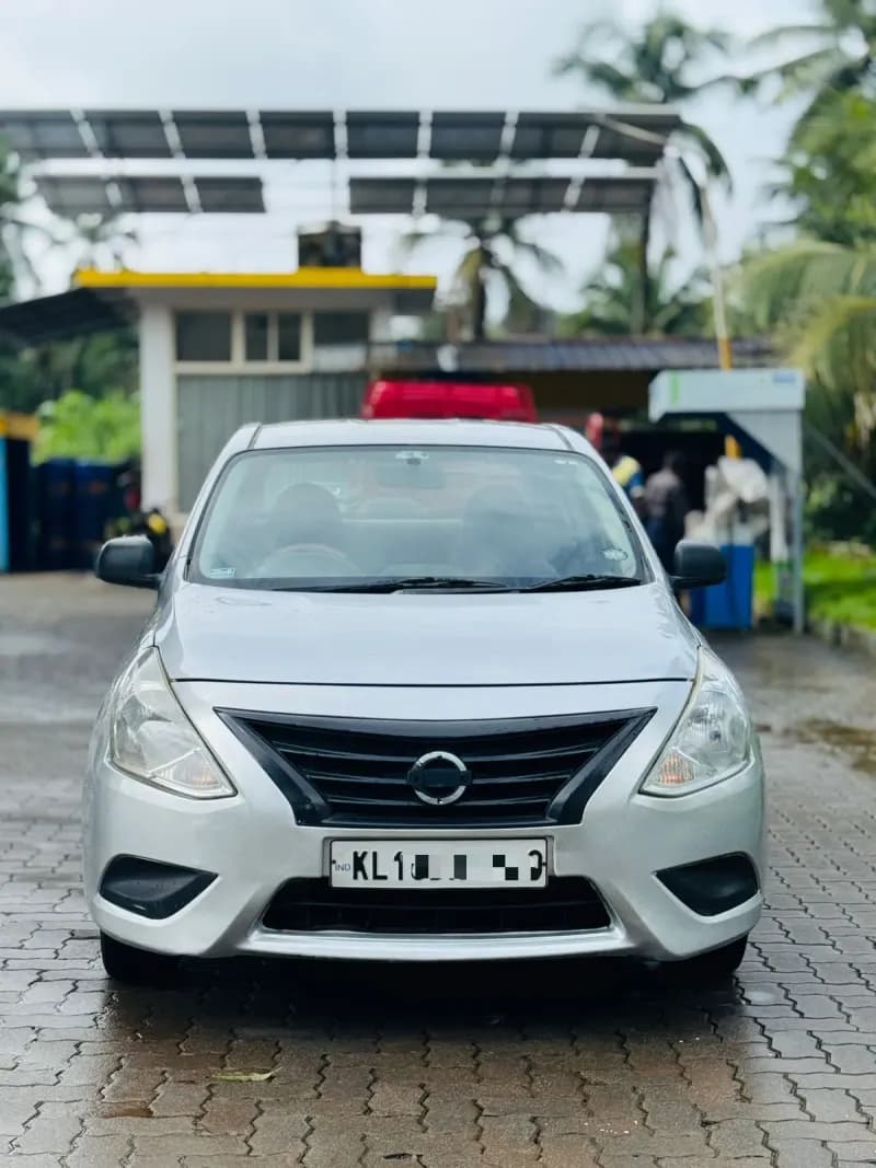 2017 Nissan Sunny Xt — photo 3 of 7