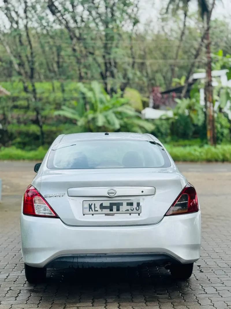 2017 Nissan Sunny Xt — photo 7 of 7